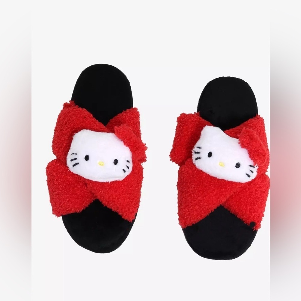 Hello Kitty Sanrio Plush Sherpa Slippers - NWT - Size 7/8 S/M​​​​ - Picture 3 of 5
